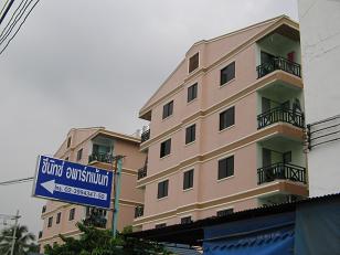 ออกแบบและก่อสร้าง  ซีนิทซ์อาพาร์ทเม้นท์  สถานที่บางนาตราดซอย 18  ถนนบางนาตราด (เยื้องเซ็นทรัลบางนา) เนื้อที่ 1 ไร่ ออกแบบได้ 2 อาคารๆละ 5 ชั้น รวม 160 ห้อง